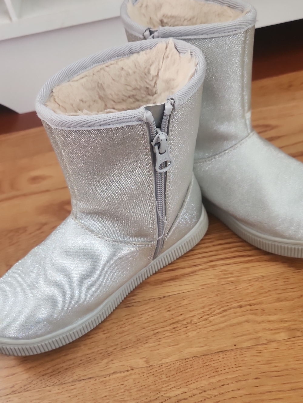 Cat & Jack Silver Glitter Faux-Fur Lined Kids Boots